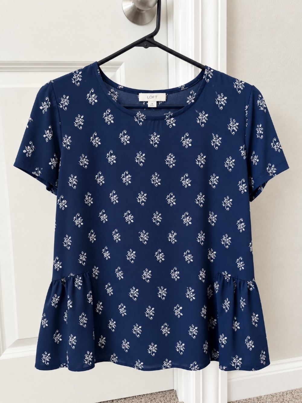 LOFT Navy Floral Peplum Blouse – Size M